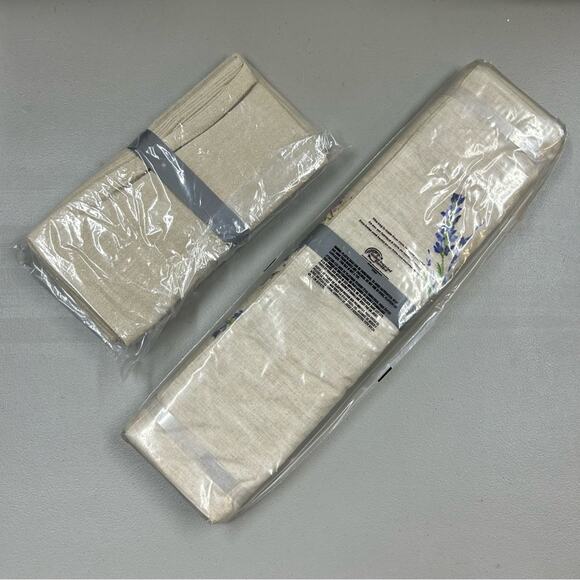 Monique Lhuillier x Pottery Barn Provence Embroidered Table Runner & Napkin Set - Picture 5 of 10